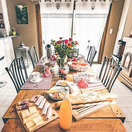 D'hotes Les Colombes Bed & Breakfast 3*