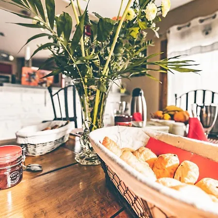 D'hotes Les Colombes Bed & Breakfast